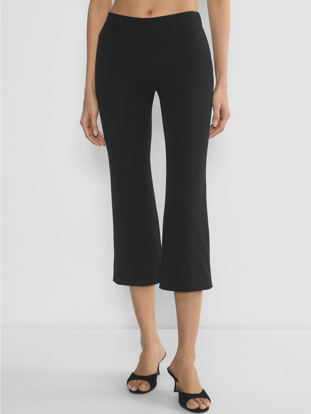 Aritzia Carmen Capri Pants - Black - Sixe 4